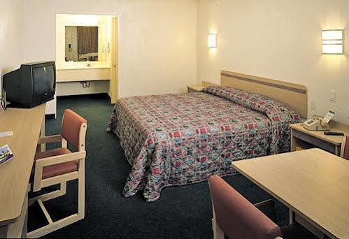 Oyo Hotel Tulsa Ok, I-44 外观 照片