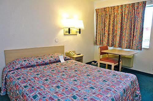 Oyo Hotel Tulsa Ok, I-44 外观 照片